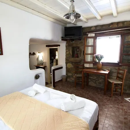 Alexandros Mykonos Kluvász